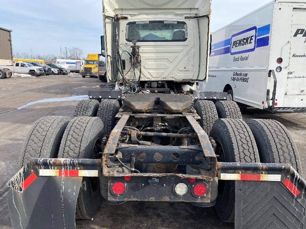 Day Cab Tractor-Heavy Duty Tractors-International-2019-RH613-Zelienople-PA-294,845\n\t\tmiles-$ 33,500 - Image 6