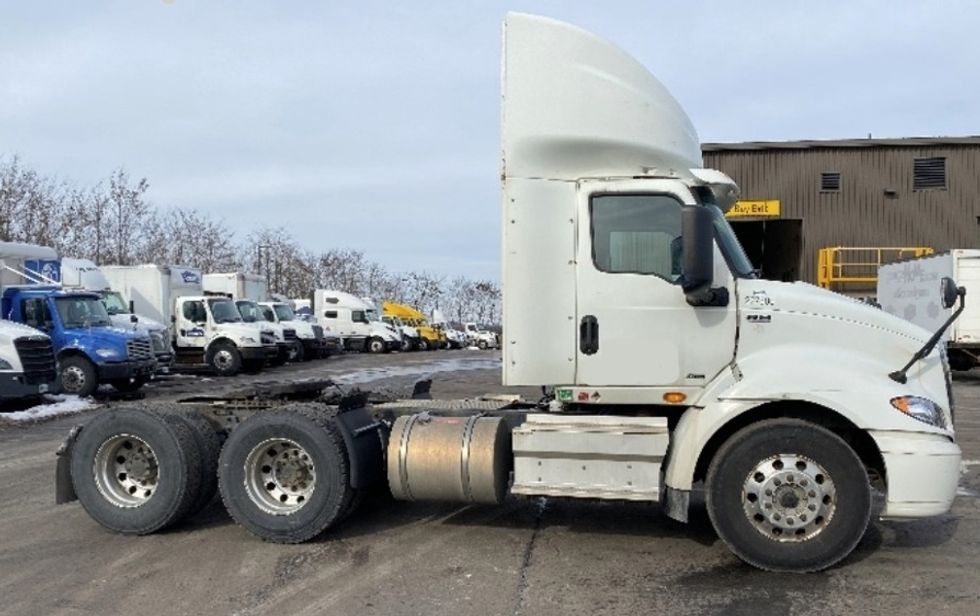 Day Cab Tractor-Heavy Duty Tractors-International-2019-RH613-Zelienople-PA-294,845\n\t\tmiles-$ 33,500 - Image 8