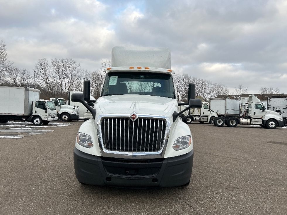 Day Cab Tractor-Heavy Duty Tractors-International-2020-LT625-Akron-OH-176,349\n\t\tmiles-$ 35,250 - Image 2
