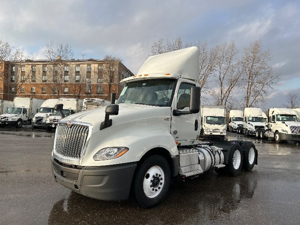 Day Cab Tractor-Heavy Duty Tractors-International-2020-LT625-Akron-OH-176,349\n\t\tmiles-$ 35,250 - Image 3
