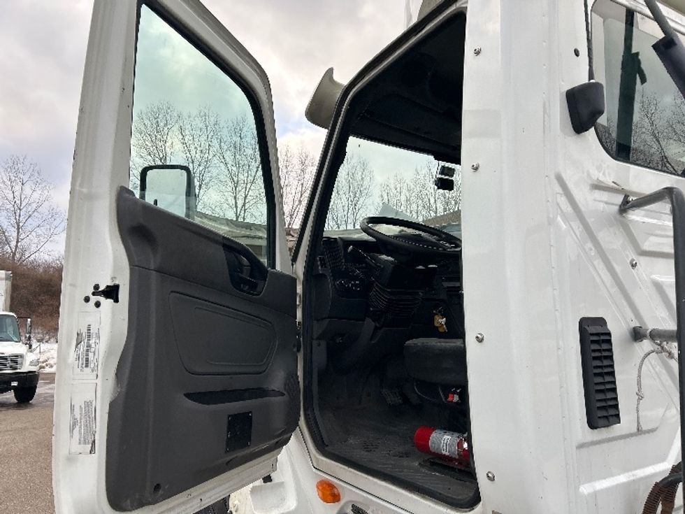 Day Cab Tractor-Heavy Duty Tractors-International-2020-LT625-Akron-OH-176,349\n\t\tmiles-$ 35,250 - Image 9