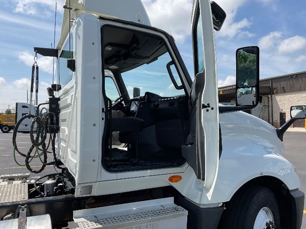 Day Cab Tractor-Heavy Duty Tractors-International-2020-LT625-Akron-OH-266,104\n\t\tmiles-$ 34,000 - Image 12