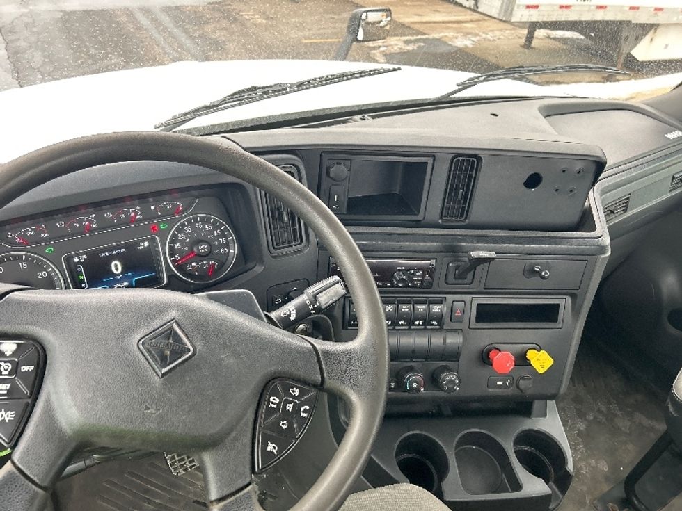 Day Cab Tractor-Heavy Duty Tractors-International-2020-LT625-Akron-OH-374,239\n\t\tmiles-$ 26,750 - Image 11