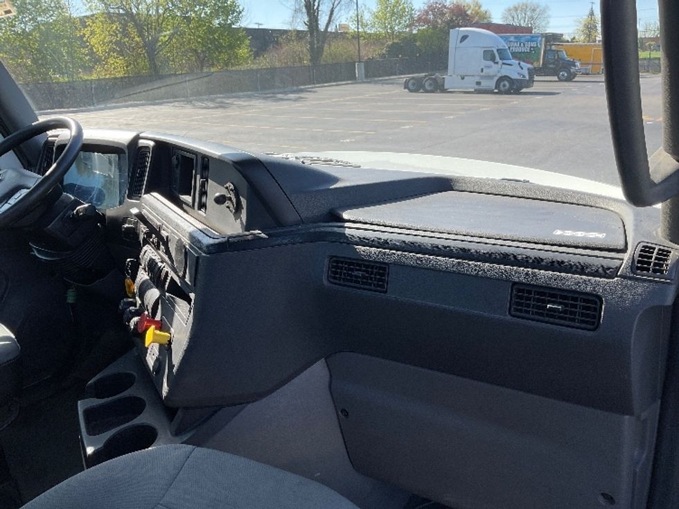 Day Cab Tractor-Heavy Duty Tractors-International-2020-LT625-Akron-OH-375,523\n\t\tmiles-$ 28,000 - Image 13