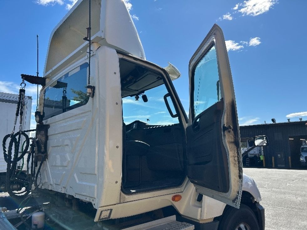 Day Cab Tractor-Heavy Duty Tractors-International-2020-LT625-Albany-NY-254,562\n\t\tmiles-$ 36,500 - Image 12