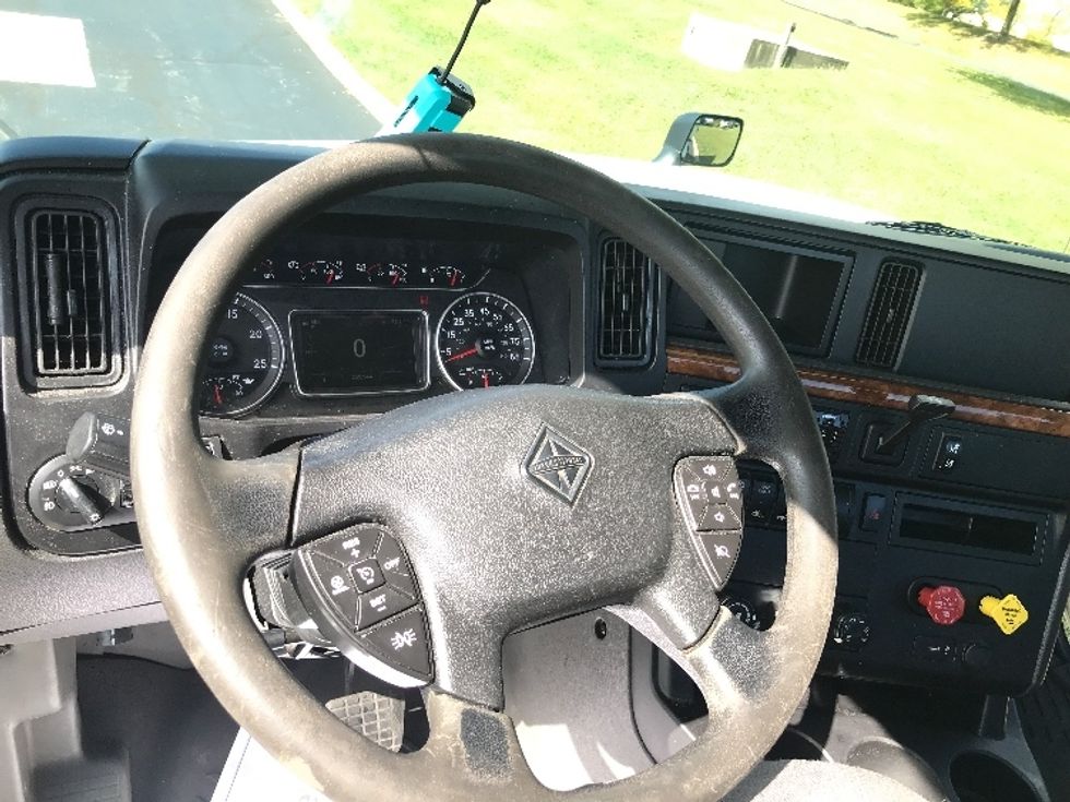 Day Cab Tractor-Heavy Duty Tractors-International-2020-LT625-Allentown-PA-245,545\n\t\tmiles-$ 34,000 - Image 11