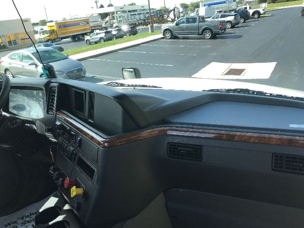 Day Cab Tractor-Heavy Duty Tractors-International-2020-LT625-Allentown-PA-245,545\n\t\tmiles-$ 34,000 - Image 13