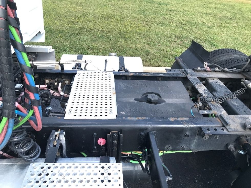 Day Cab Tractor-Heavy Duty Tractors-International-2020-LT625-Allentown-PA-245,545\n\t\tmiles-$ 34,000 - Image 17