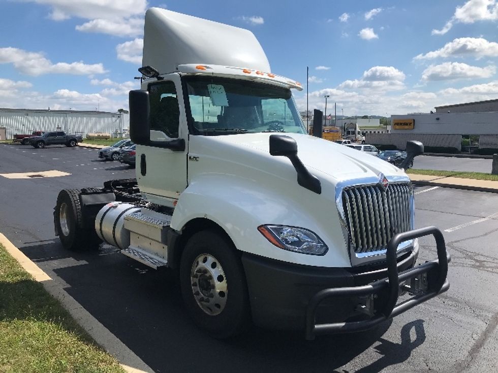 2017 Freightliner Cascadia 125" Sleeper Cab photo 17
