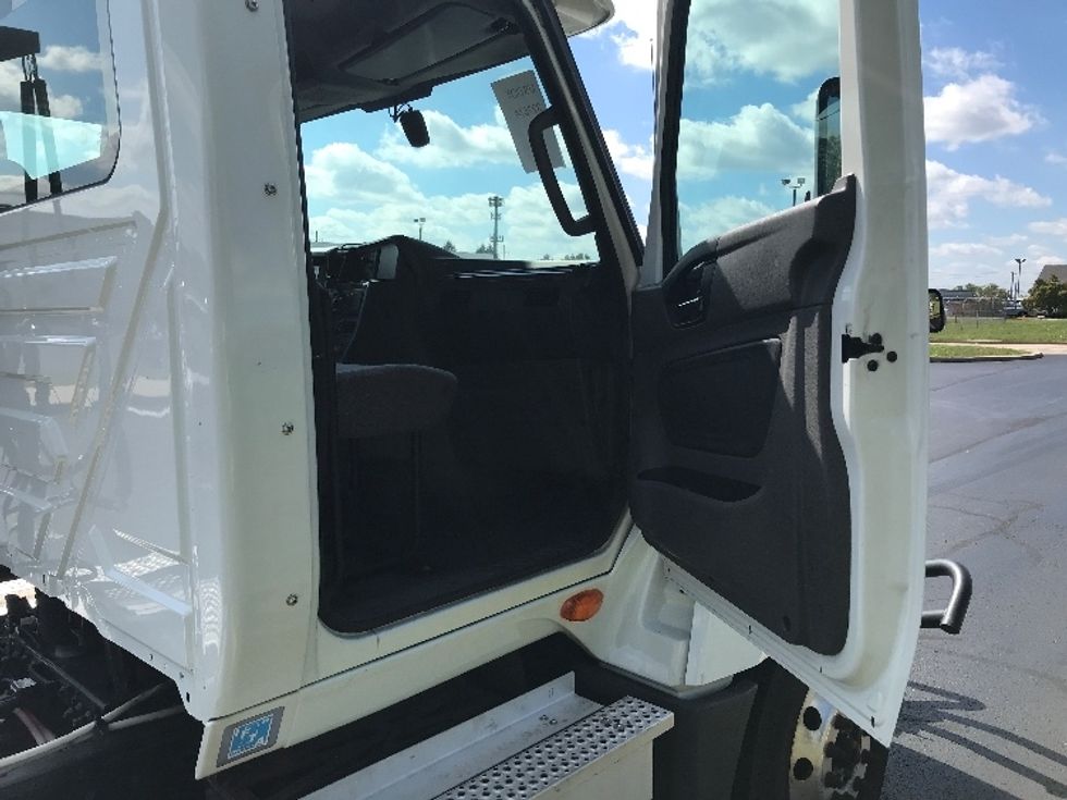 Day Cab Tractor-Heavy Duty Tractors-International-2020-LT625-Allentown-PA-297,883\n\t\tmiles-$ 32,500 - Image 12