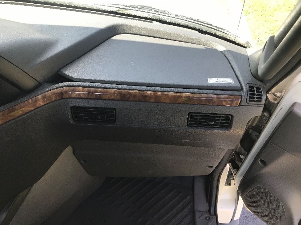 Day Cab Tractor-Heavy Duty Tractors-International-2020-LT625-Allentown-PA-297,883\n\t\tmiles-$ 32,500 - Image 13