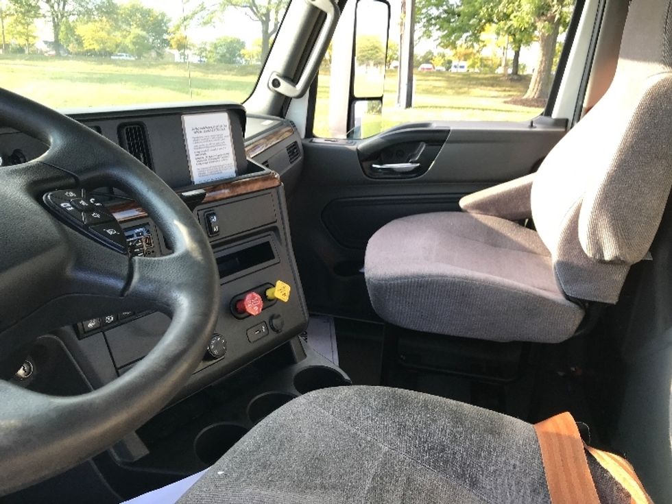 Day Cab Tractor-Heavy Duty Tractors-International-2020-LT625-Allentown-PA-320,226\n\t\tmiles-$ 31,500 - Image 10