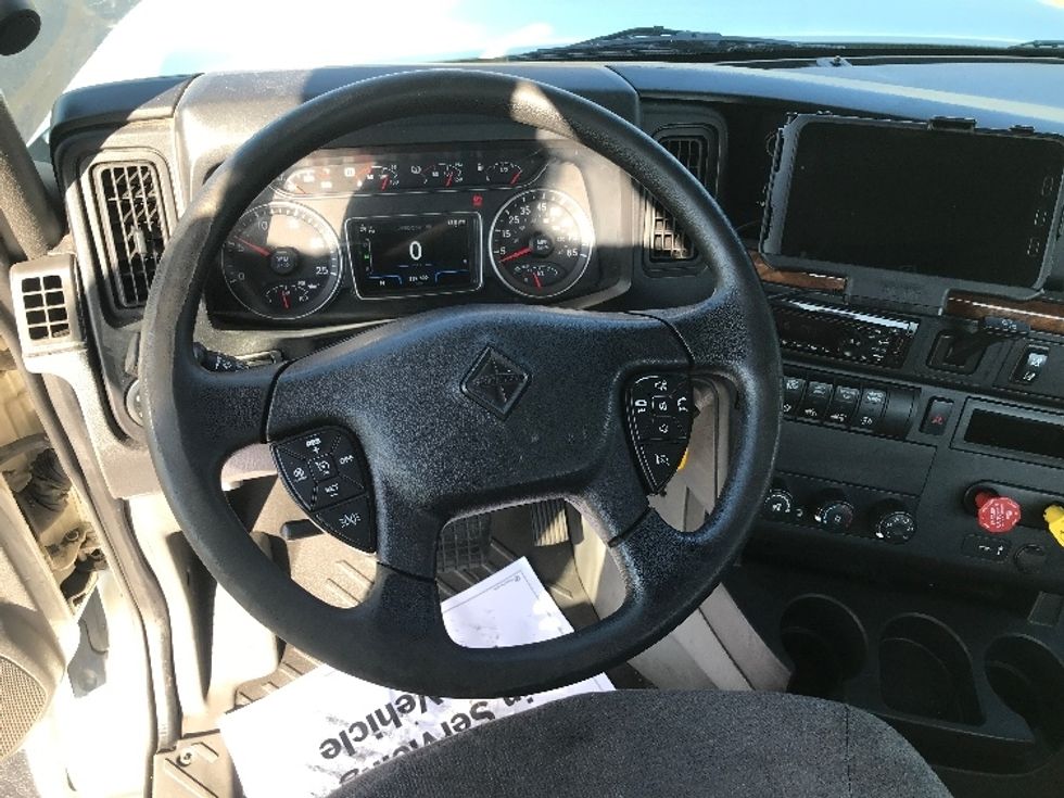 Day Cab Tractor-Heavy Duty Tractors-International-2020-LT625-Allentown-PA-337,501\n\t\tmiles-$ 30,750 - Image 11