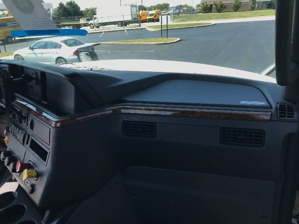 Day Cab Tractor-Heavy Duty Tractors-International-2020-LT625-Allentown-PA-347,561\n\t\tmiles-$ 30,250 - Image 13