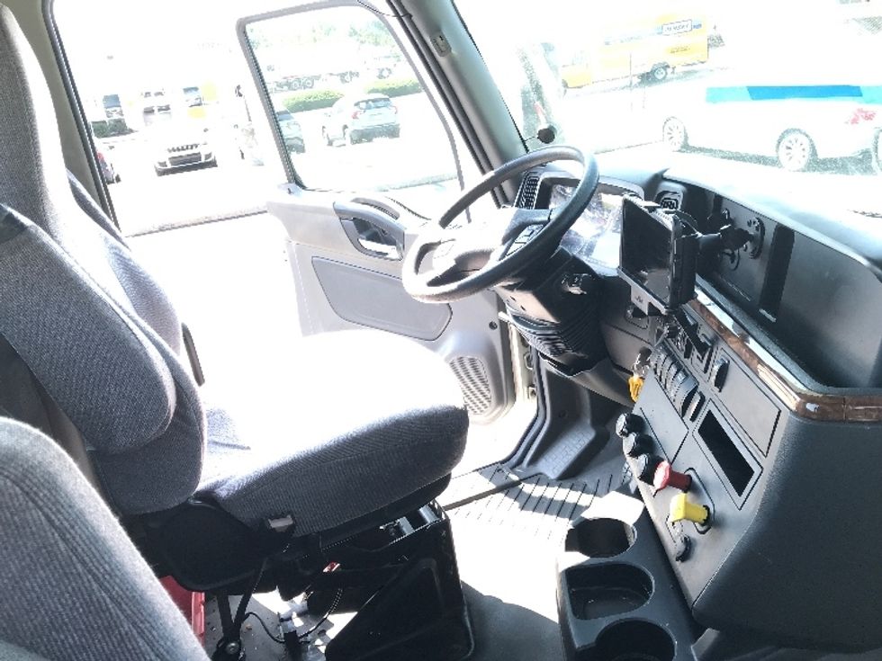 Day Cab Tractor-Heavy Duty Tractors-International-2020-LT625-Allentown-PA-347,561\n\t\tmiles-$ 30,250 - Image 14