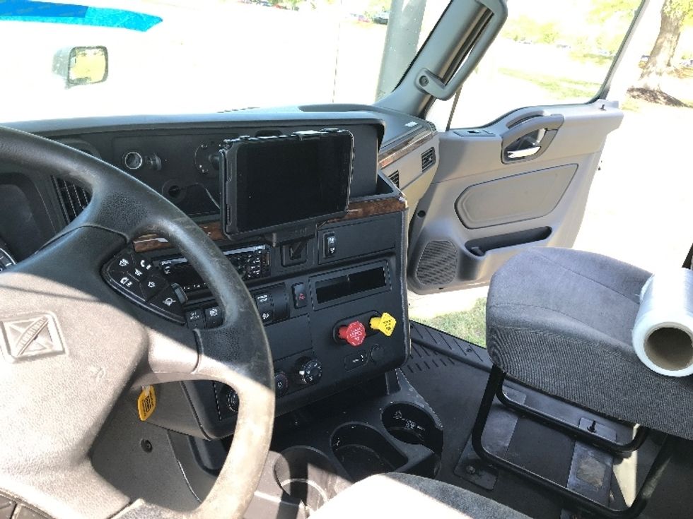 Day Cab Tractor-Heavy Duty Tractors-International-2020-LT625-Allentown-PA-347,562\n\t\tmiles-$ 25,500 - Image 10