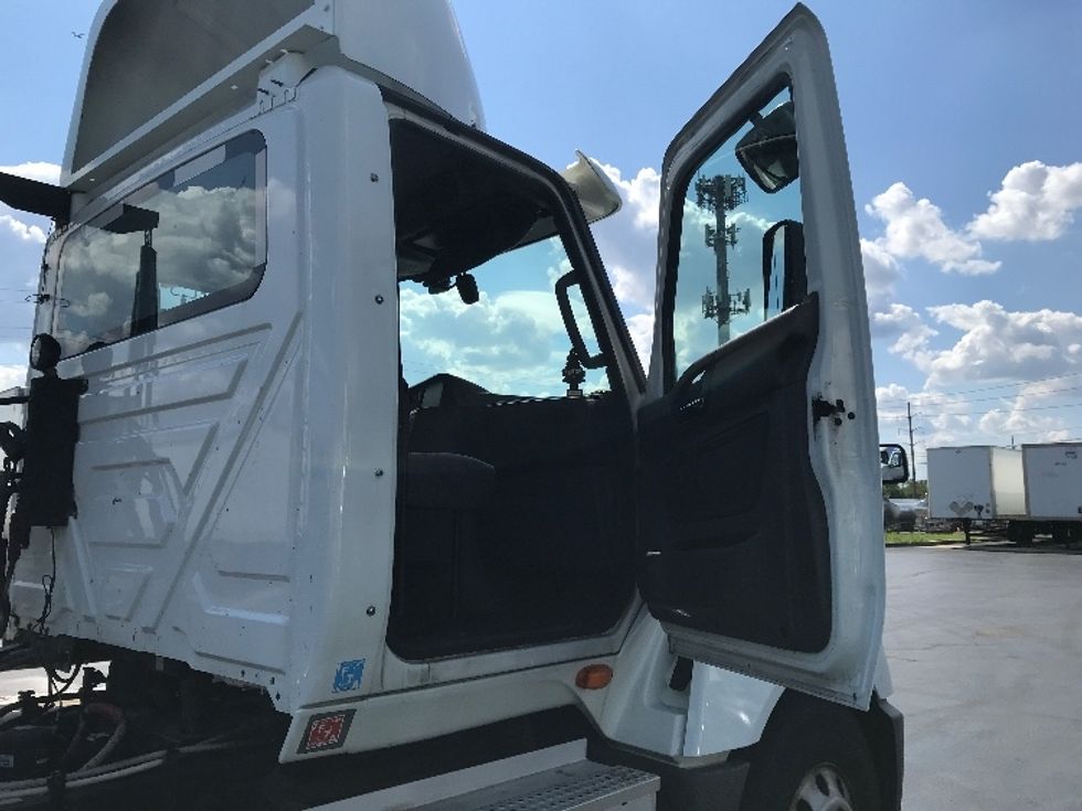 Day Cab Tractor-Heavy Duty Tractors-International-2020-LT625-Allentown-PA-347,605\n\t\tmiles-$ 42,000 - Image 12