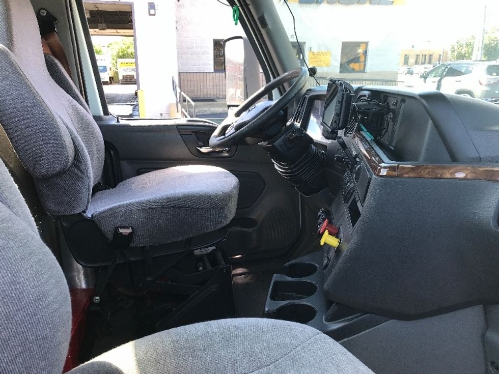 Day Cab Tractor-Heavy Duty Tractors-International-2020-LT625-Allentown-PA-368,810\n\t\tmiles-$ 29,250 - Image 14