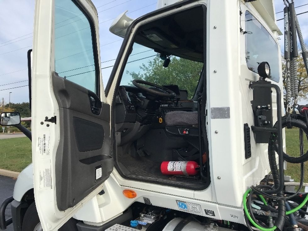 Day Cab Tractor-Heavy Duty Tractors-International-2020-LT625-Allentown-PA-371,457\n\t\tmiles-$ 29,250 - Image 9