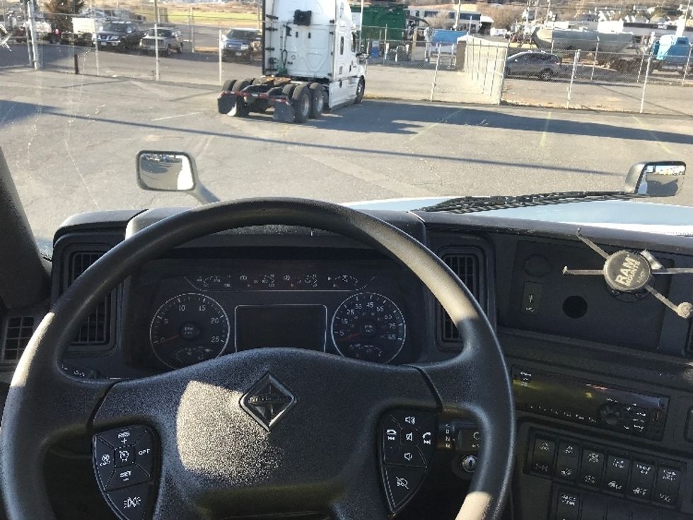 Day Cab Tractor-Heavy Duty Tractors-International-2020-LT625-Ashland-VA-472,372\n\t\tmiles-$ 25,500 - Image 11