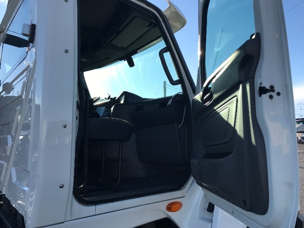 Day Cab Tractor-Heavy Duty Tractors-International-2020-LT625-Ashland-VA-472,372\n\t\tmiles-$ 25,500 - Image 12