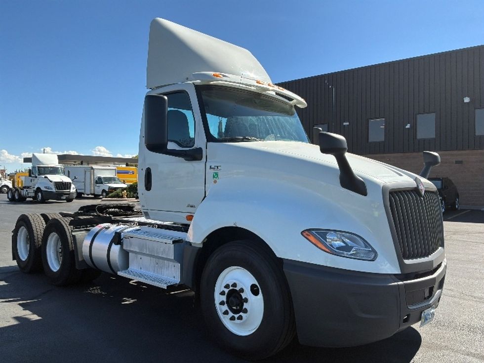 Day Cab Tractor-Heavy Duty Tractors-International-2020-LT625-Aurora-CO-122,278\n\t\tmiles-$ 34,000 - Image 1