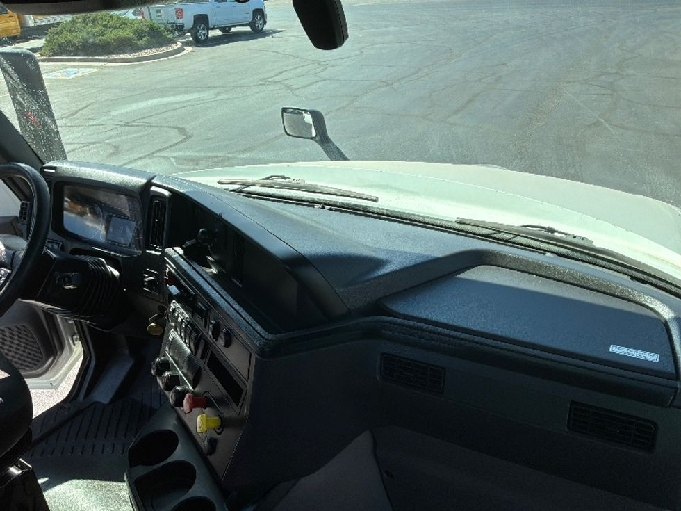 Day Cab Tractor-Heavy Duty Tractors-International-2020-LT625-Aurora-CO-122,278\n\t\tmiles-$ 34,000 - Image 13