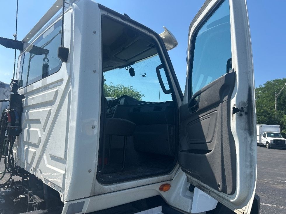 Day Cab Tractor-Heavy Duty Tractors-International-2020-LT625-Baltimore-MD-428,979\n\t\tmiles-$ 26,250 - Image 12