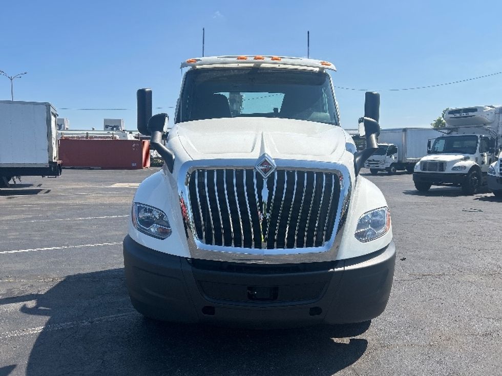 Day Cab Tractor-Heavy Duty Tractors-International-2020-LT625-Baltimore-MD-428,979\n\t\tmiles-$ 26,250 - Image 2