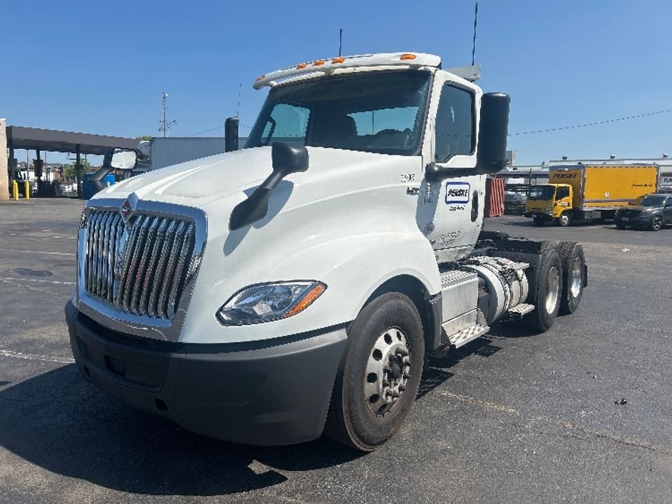 Day Cab Tractor-Heavy Duty Tractors-International-2020-LT625-Baltimore-MD-428,979\n\t\tmiles-$ 26,250 - Image 3