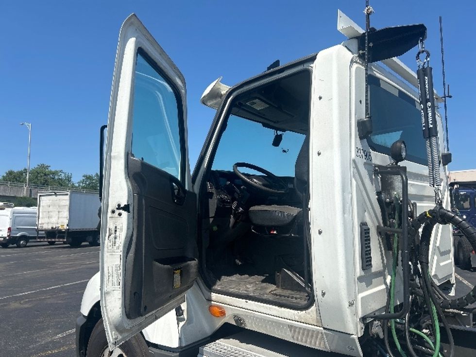 Day Cab Tractor-Heavy Duty Tractors-International-2020-LT625-Baltimore-MD-428,979\n\t\tmiles-$ 26,250 - Image 9