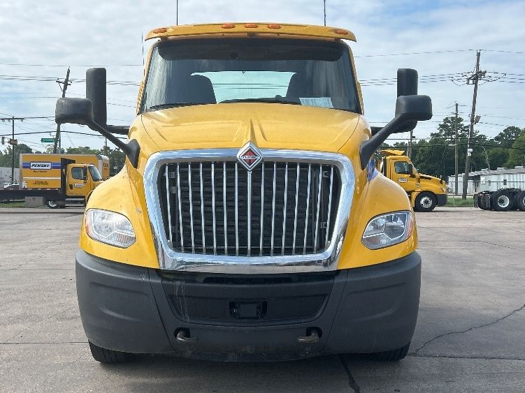 2020 International LT625 LT photo 2