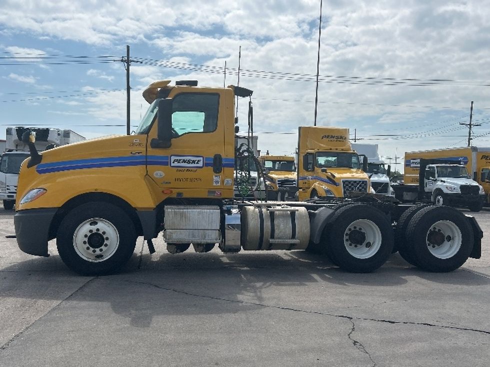 2020 International LT625 LT photo 4