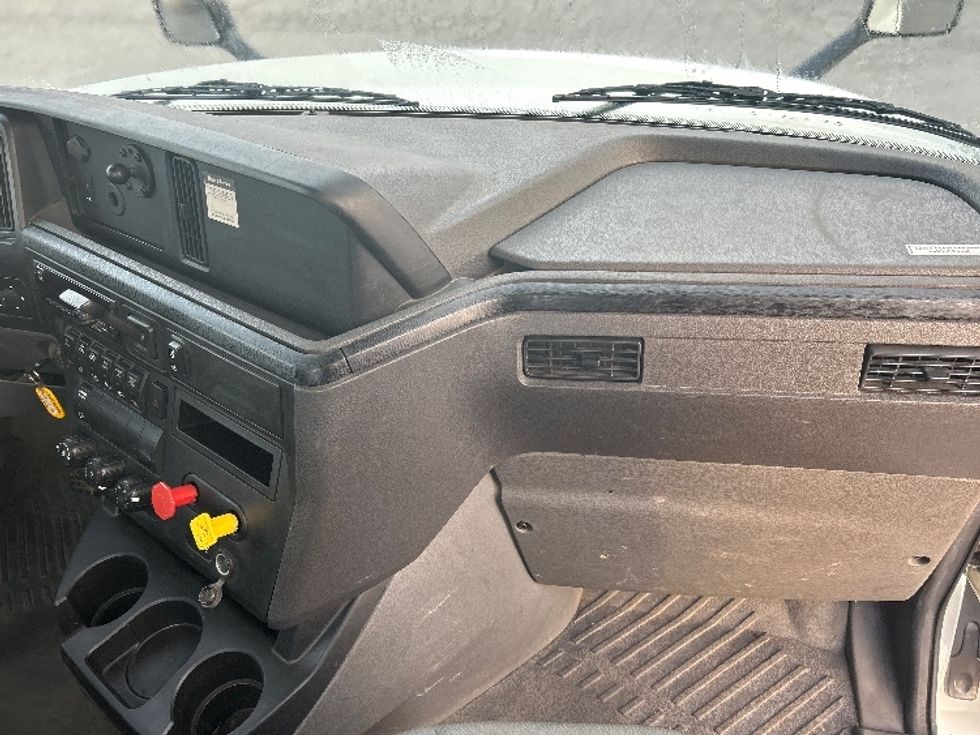 Day Cab Tractor-Heavy Duty Tractors-International-2020-LT625-Blountville-TN-219,184\n\t\tmiles-$ 35,250 - Image 13