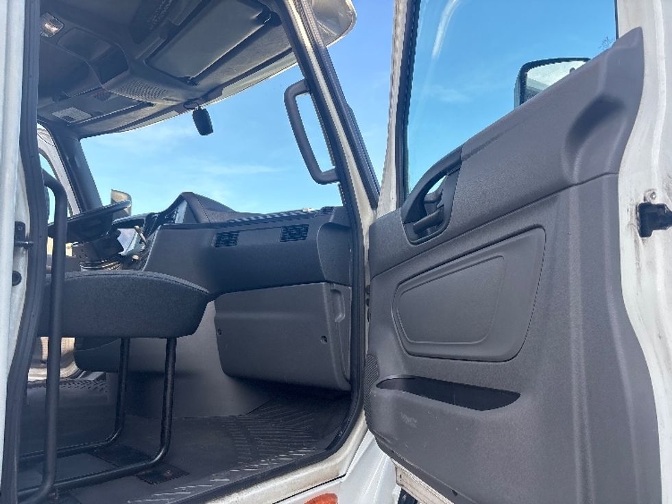 Day Cab Tractor-Heavy Duty Tractors-International-2020-LT625-Burlington-NJ-369,995\n\t\tmiles-$ 28,500 - Image 12
