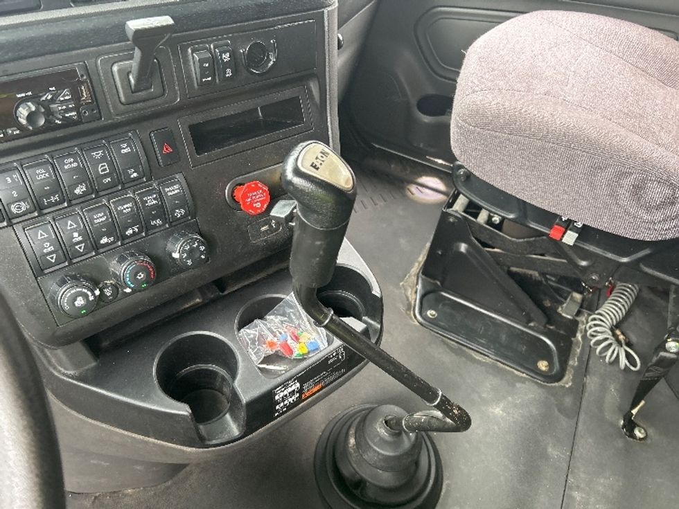 Day Cab Tractor-Heavy Duty Tractors-International-2020-LT625-Byron Center-MI-660,103\n\t\tmiles-$ 27,250 - Image 17