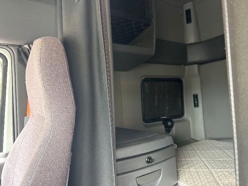 Day Cab Tractor-Heavy Duty Tractors-International-2020-LT625-Byron Center-MI-660,103\n\t\tmiles-$ 27,250 - Image 19