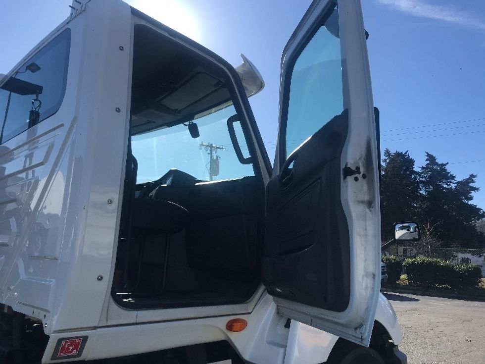 Day Cab Tractor-Heavy Duty Tractors-International-2020-LT625-Charlotte-NC-265,213\n\t\tmiles-$ 39,000 - Image 12