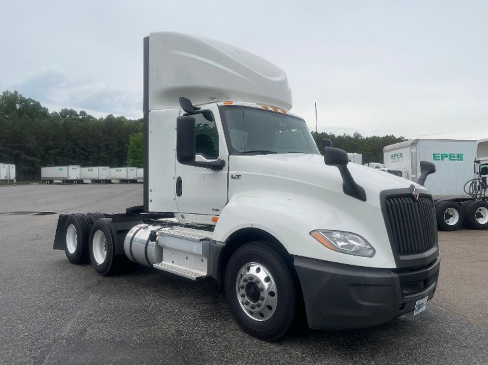 Day Cab Tractor-Heavy Duty Tractors-International-2020-LT625-Chester-VA-215,959\n\t\tmiles-$ 30,000 - Image 1