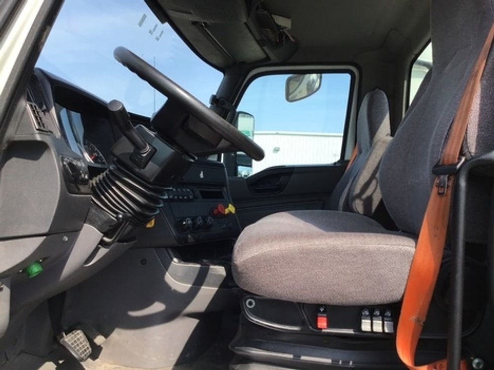 Day Cab Tractor-Heavy Duty Tractors-International-2020-LT625-Chester-VA-262,152\n\t\tmiles-$ 45,750 - Image 10