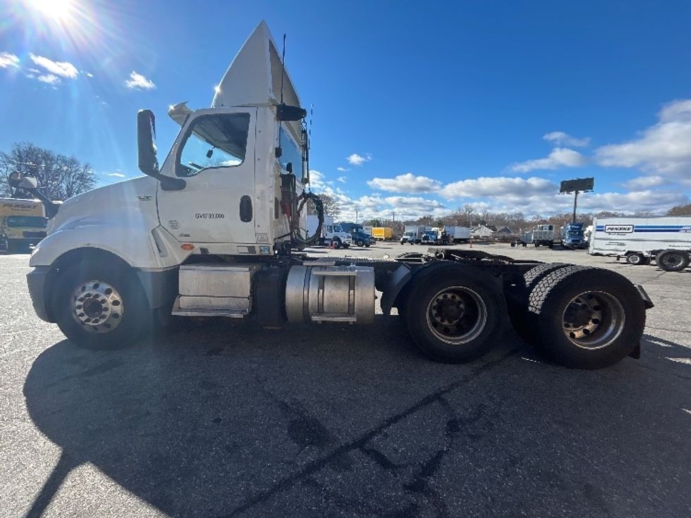 Day Cab Tractor-Heavy Duty Tractors-International-2020-LT625-Chicopee-MA-325,405\n\t\tmiles-$ 28,250 - Image 4