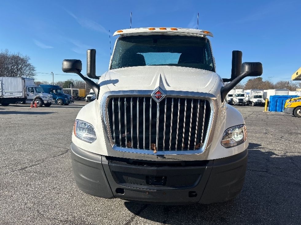 Day Cab Tractor-Heavy Duty Tractors-International-2020-LT625-Chicopee-MA-458,773\n\t\tmiles-$ 25,750 - Image 2