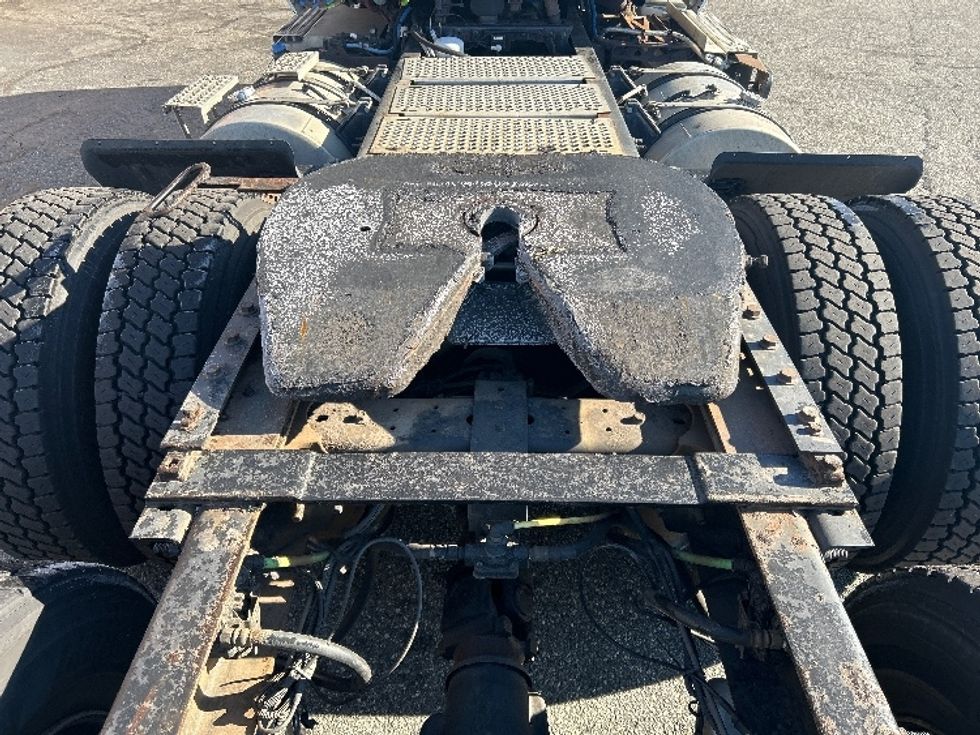 Day Cab Tractor-Heavy Duty Tractors-International-2020-LT625-Chicopee-MA-458,773\n\t\tmiles-$ 25,750 - Image 6