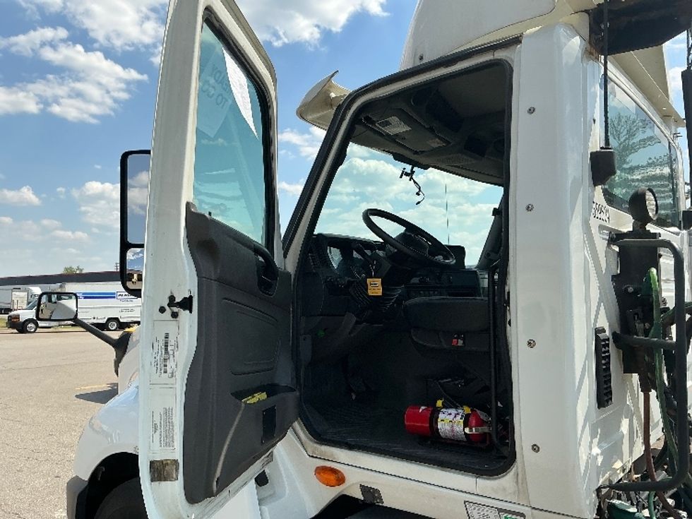 Day Cab Tractor-Heavy Duty Tractors-International-2020-LT625-Cincinnati-OH-446,129\n\t\tmiles-$ 22,500 - Image 9