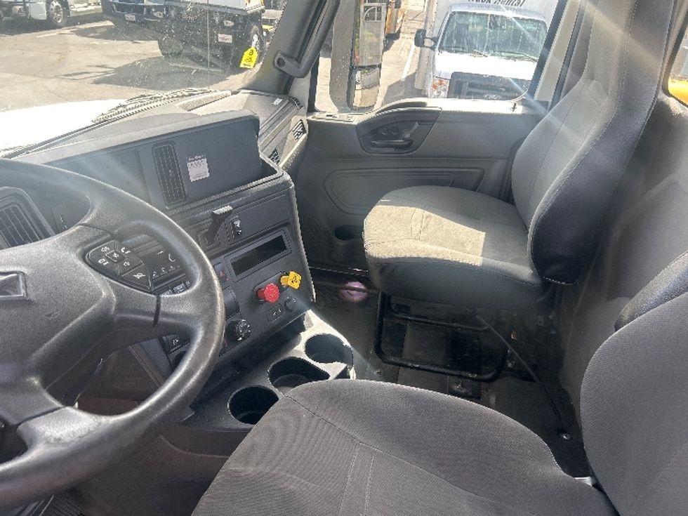 Day Cab Tractor-Heavy Duty Tractors-International-2020-LT625-City Of Industry-CA-180,441\n\t\tmiles-$ 34,500 - Image 10