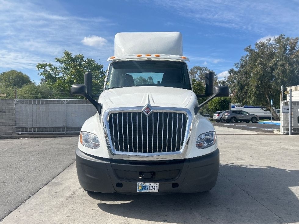 Day Cab Tractor-Heavy Duty Tractors-International-2020-LT625-City Of Industry-CA-180,441\n\t\tmiles-$ 34,500 - Image 2