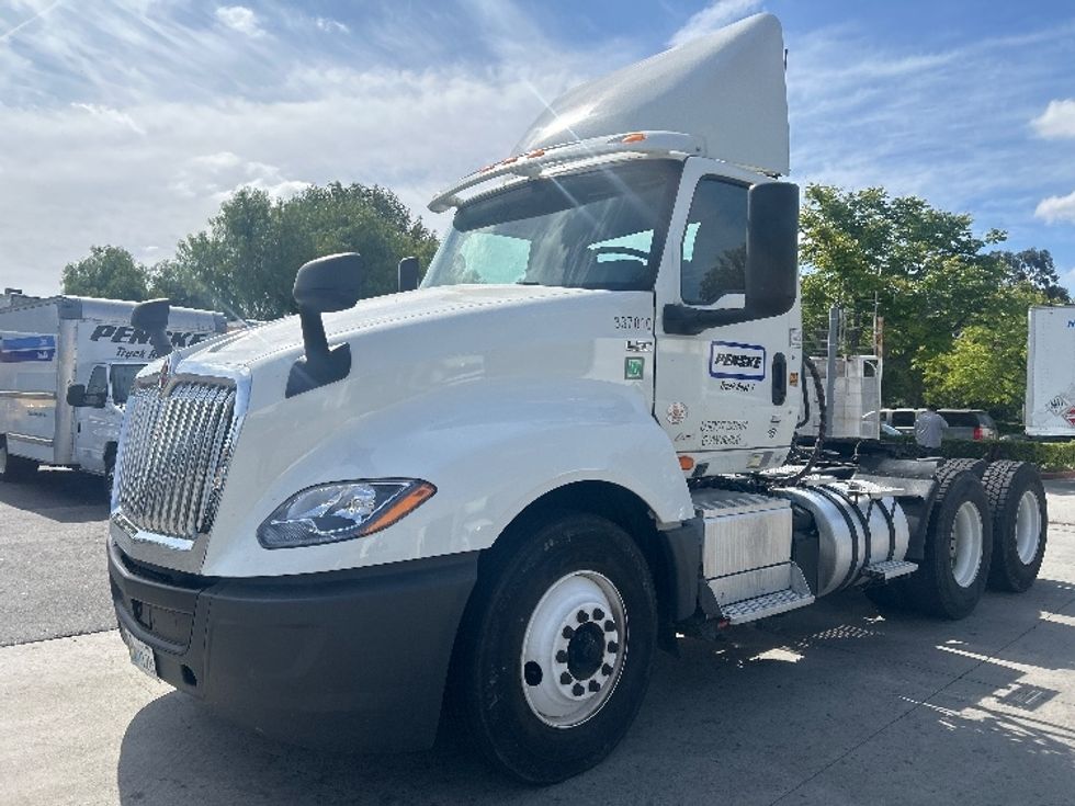 Day Cab Tractor-Heavy Duty Tractors-International-2020-LT625-City Of Industry-CA-180,441\n\t\tmiles-$ 34,500 - Image 3