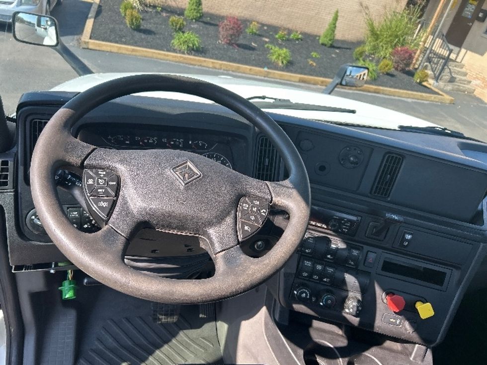 Day Cab Tractor-Heavy Duty Tractors-International-2020-LT625-Clearfield-PA-508,705\n\t\tmiles-$ 23,250 - Image 11