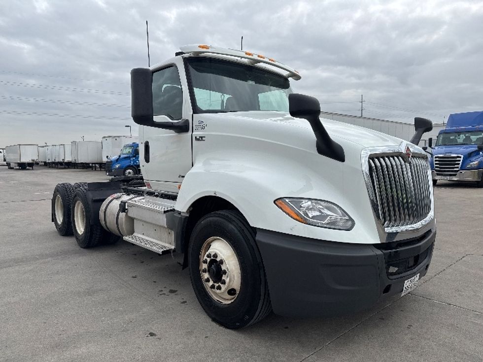 Day Cab Tractor-Heavy Duty Tractors-International-2020-LT625-Dallas-TX-185,274\n\t\tmiles-$ 42,000 - Image 1