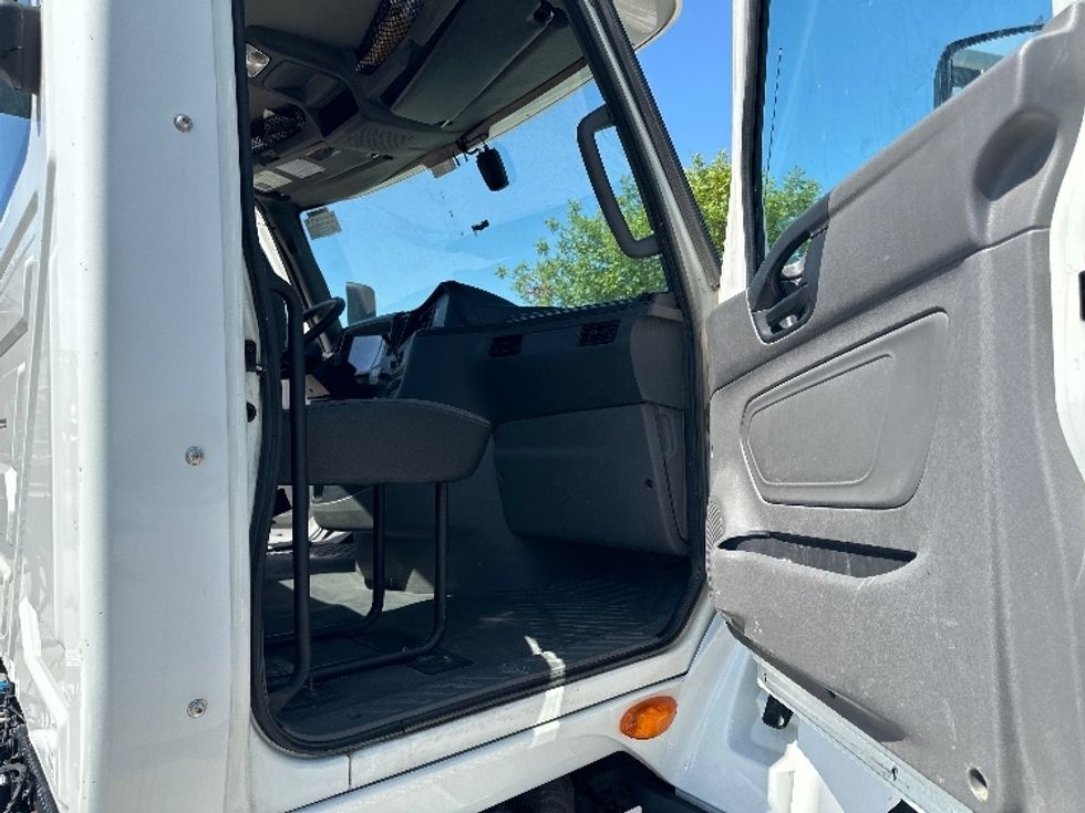 Day Cab Tractor-Heavy Duty Tractors-International-2020-LT625-Dallas-TX-207,383\n\t\tmiles-$ 36,250 - Image 12